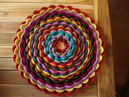 Blooming flower cushion !